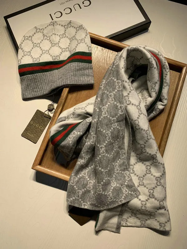 Gucci Wool knitted Scarf and cap #999909606