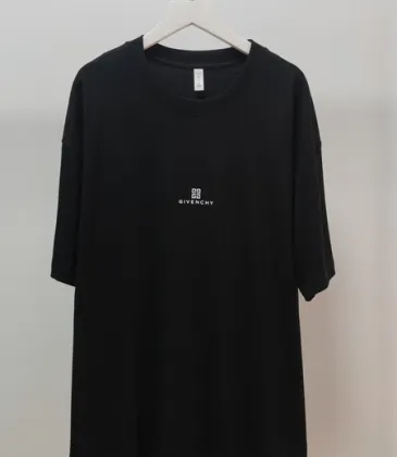 Minimalist Black Givenchy T Shirt With Signature Logo For Timeless Fashion Looks #A54362
